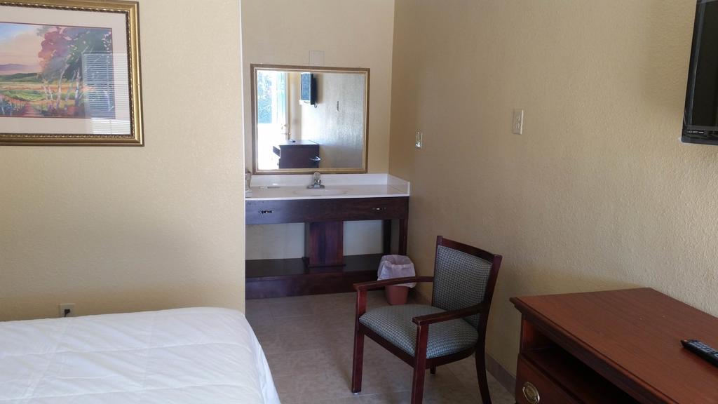 Murphy Motel Room photo